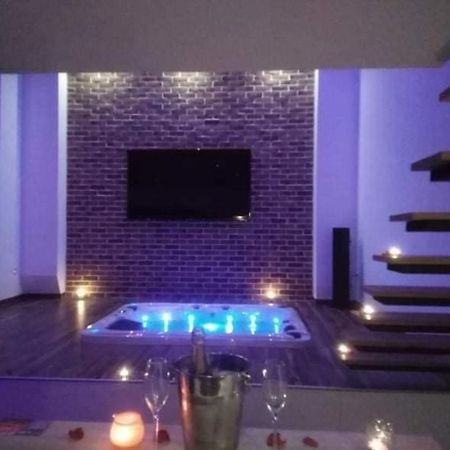 Magnifique Loft Avec Jacuzzi Et Sauna Privatif Ferriere-la-Grande Exterior foto
